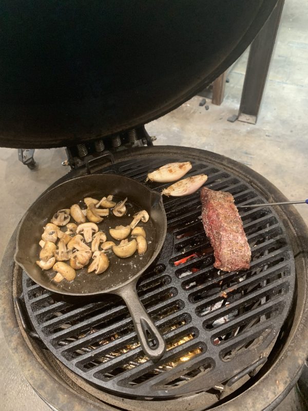 Steak flambee bij Smokey Goodness