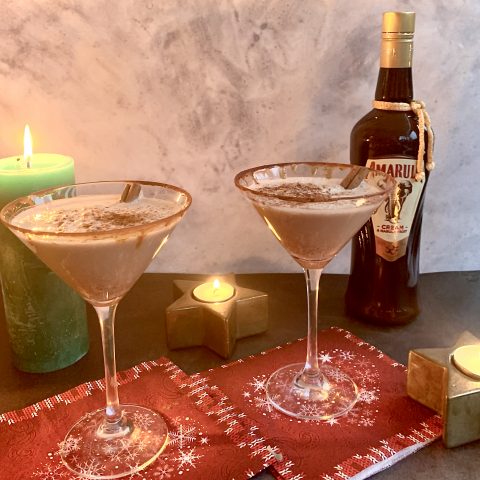 Winterse Amarula cocktail met kaneel